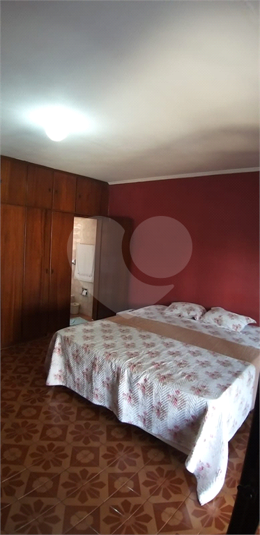 sobrado 4 quartos sala cozinha banheiro e duas vagas vila nivi
