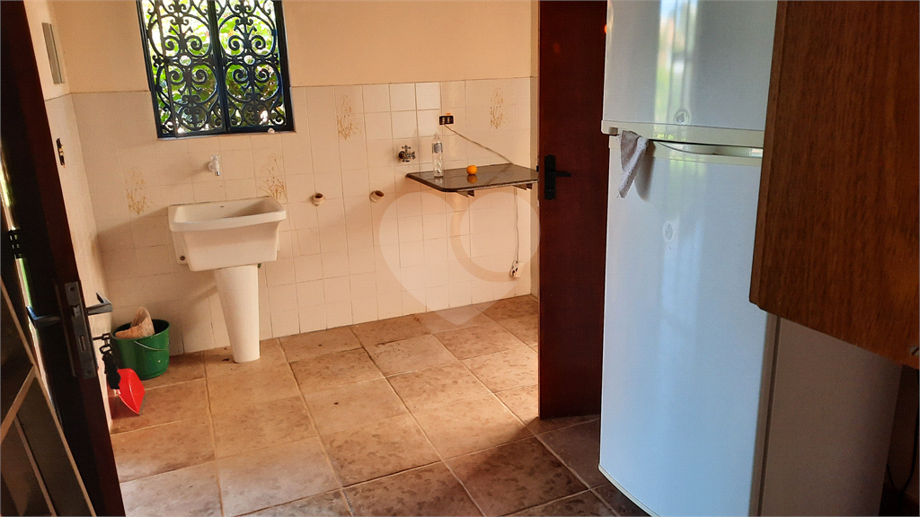 CASA TERREA - VARGEM GRANDE PAULISTA - 3 DORMITÓRIOS - 3 SUÍTES - 5 BANHEIROS - 5 VAGAS - 2 SALAS