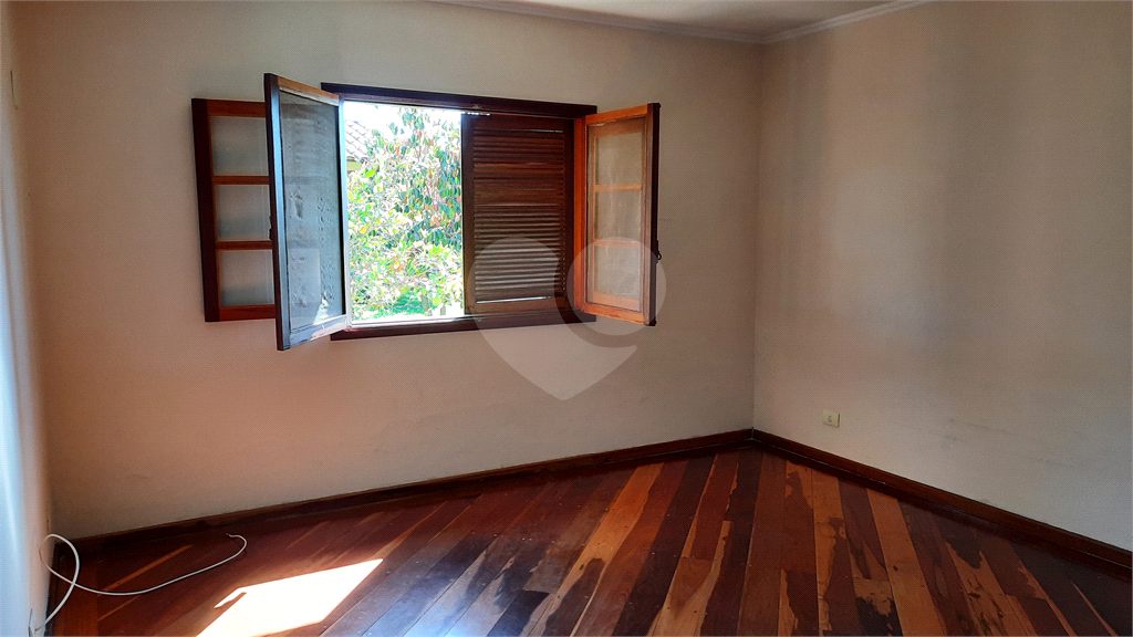 CASA TERREA - VARGEM GRANDE PAULISTA - 3 DORMITÓRIOS - 3 SUÍTES - 5 BANHEIROS - 5 VAGAS - 2 SALAS