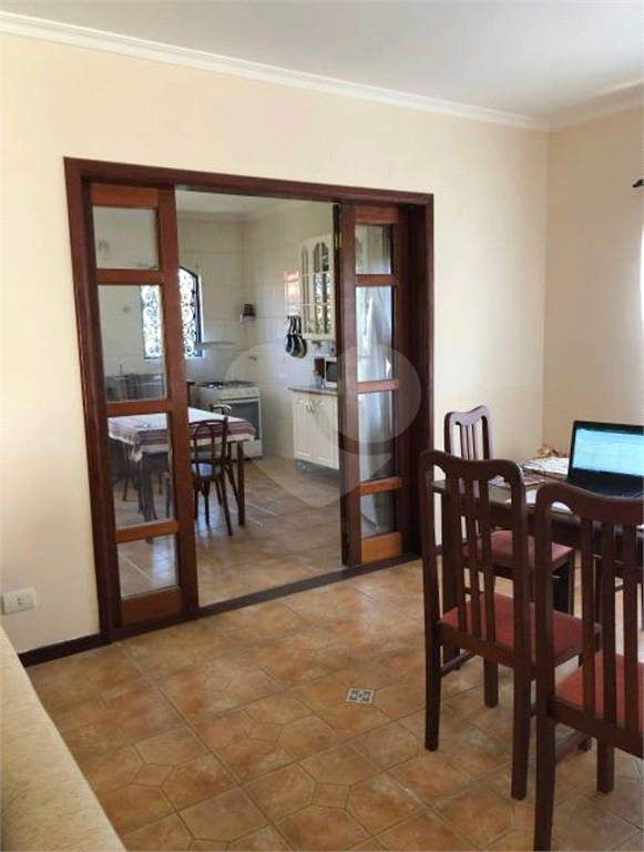 CASA TERREA - VARGEM GRANDE PAULISTA - 3 DORMITÓRIOS - 3 SUÍTES - 5 BANHEIROS - 5 VAGAS - 2 SALAS