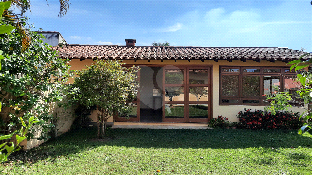 CASA TERREA - VARGEM GRANDE PAULISTA - 3 DORMITÓRIOS - 3 SUÍTES - 5 BANHEIROS - 5 VAGAS - 2 SALAS