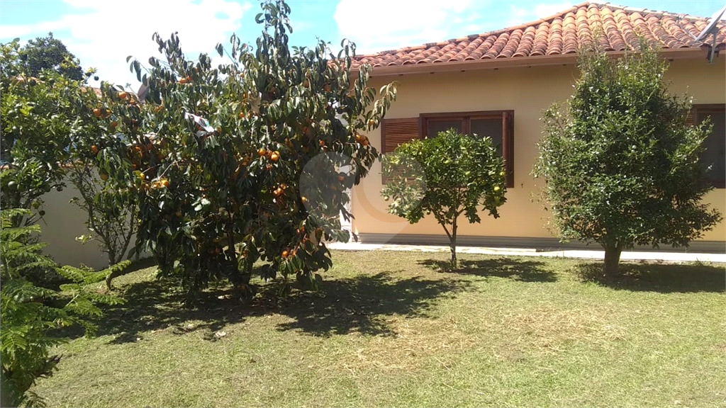 CASA TERREA - VARGEM GRANDE PAULISTA - 3 DORMITÓRIOS - 3 SUÍTES - 5 BANHEIROS - 5 VAGAS - 2 SALAS