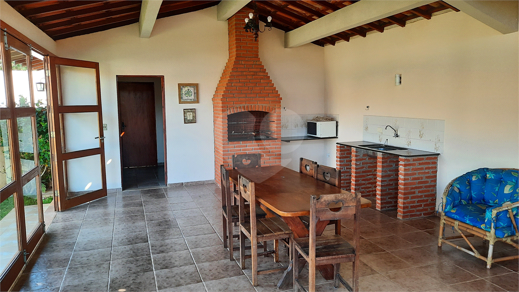 CASA TERREA - VARGEM GRANDE PAULISTA - 3 DORMITÓRIOS - 3 SUÍTES - 5 BANHEIROS - 5 VAGAS - 2 SALAS