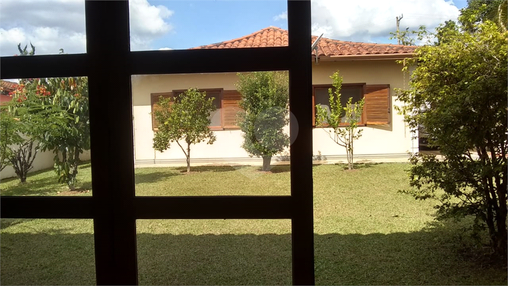 CASA TERREA - VARGEM GRANDE PAULISTA - 3 DORMITÓRIOS - 3 SUÍTES - 5 BANHEIROS - 5 VAGAS - 2 SALAS