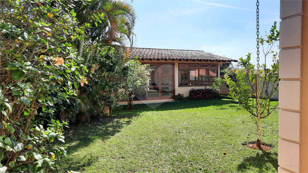 CASA TERREA - VARGEM GRANDE PAULISTA - 3 DORMITÓRIOS - 3 SUÍTES - 5 BANHEIROS - 5 VAGAS - 2 SALAS
