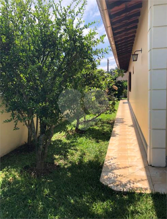 CASA TERREA - VARGEM GRANDE PAULISTA - 3 DORMITÓRIOS - 3 SUÍTES - 5 BANHEIROS - 5 VAGAS - 2 SALAS