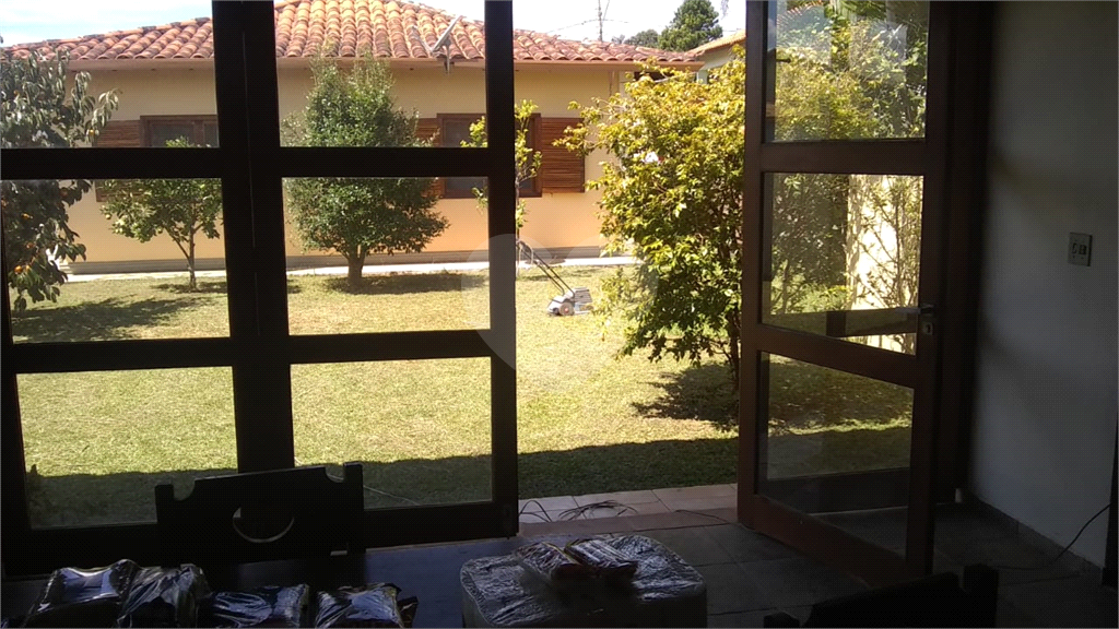 CASA TERREA - VARGEM GRANDE PAULISTA - 3 DORMITÓRIOS - 3 SUÍTES - 5 BANHEIROS - 5 VAGAS - 2 SALAS