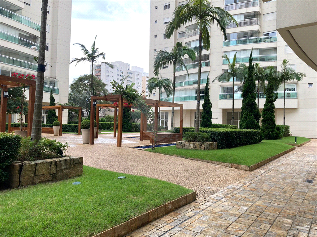APARTAMENTO em VILA ROMANA