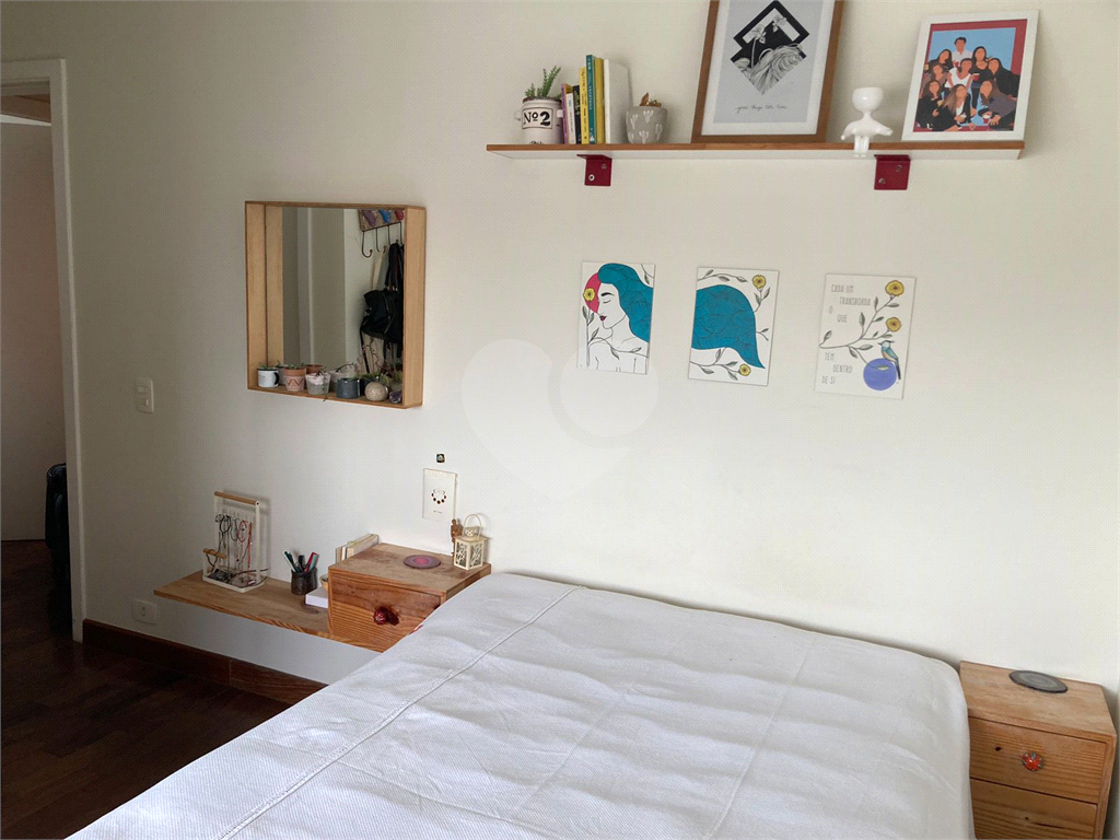 APARTAMENTO em VILA ROMANA