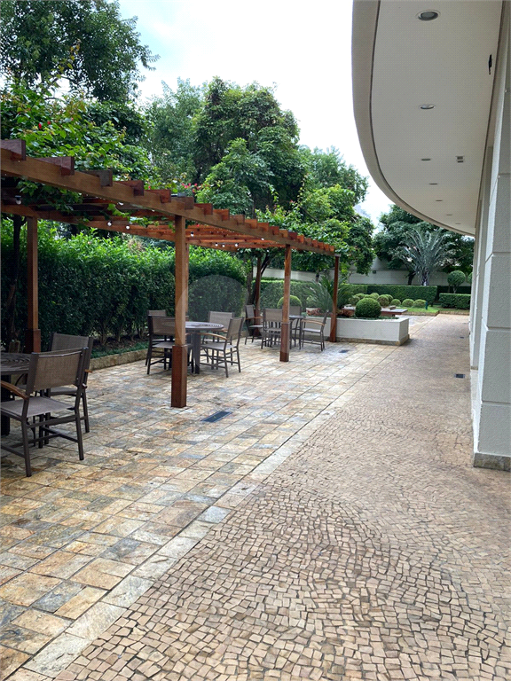 APARTAMENTO em VILA ROMANA