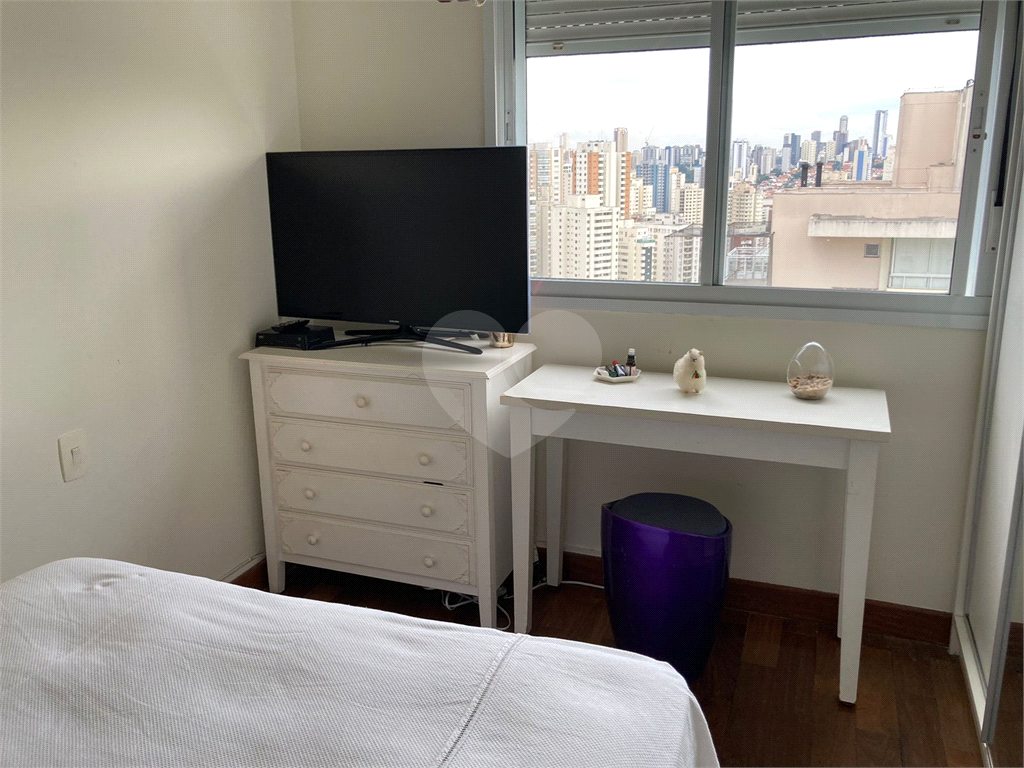APARTAMENTO em VILA ROMANA