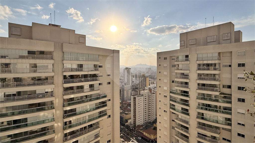 Imóvel de 180m² com ampla sala de estar 3 suítes, 3 vagas de garagem lazer completo Vila Romana