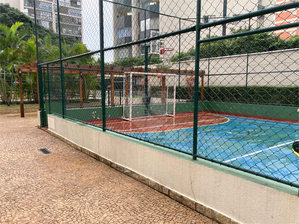 APARTAMENTO em VILA ROMANA
