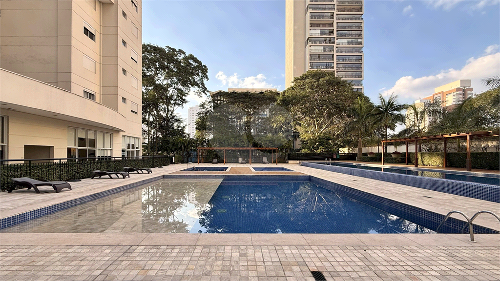 Imóvel de 180m² com ampla sala de estar 3 suítes, 3 vagas de garagem lazer completo Vila Romana