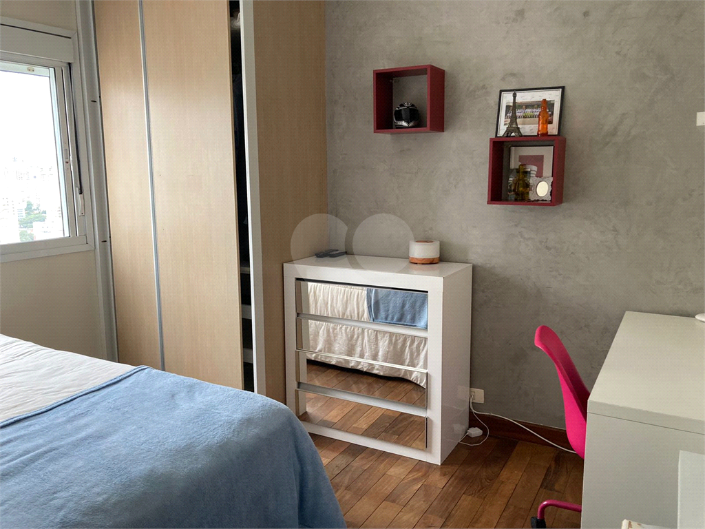 APARTAMENTO em VILA ROMANA