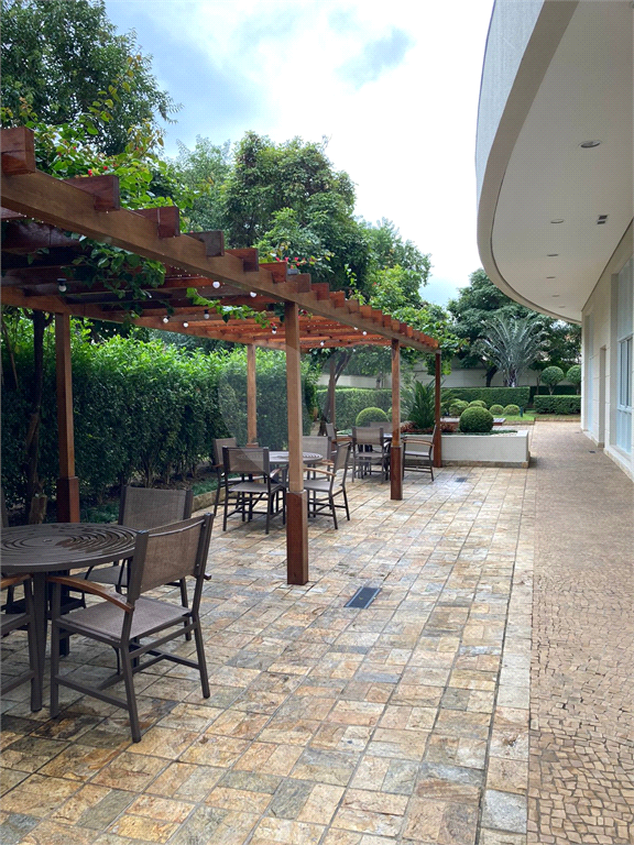 APARTAMENTO em VILA ROMANA