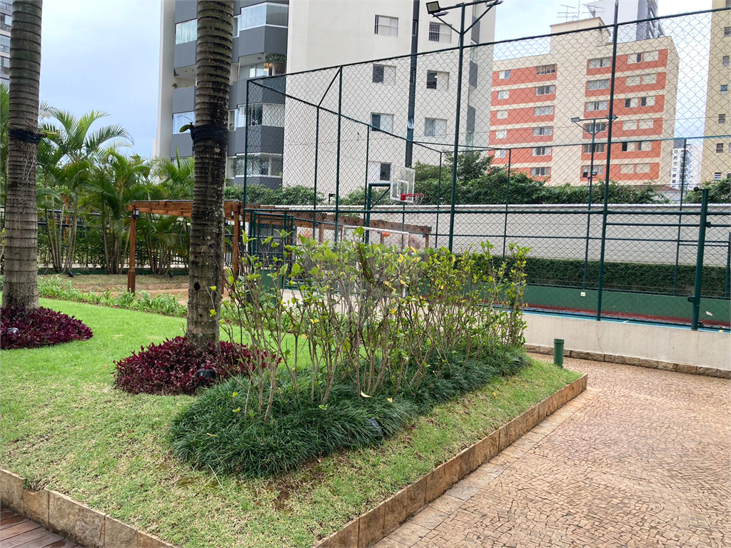APARTAMENTO em VILA ROMANA
