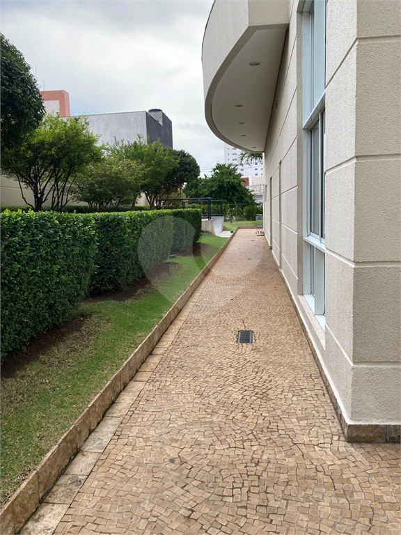 APARTAMENTO em VILA ROMANA