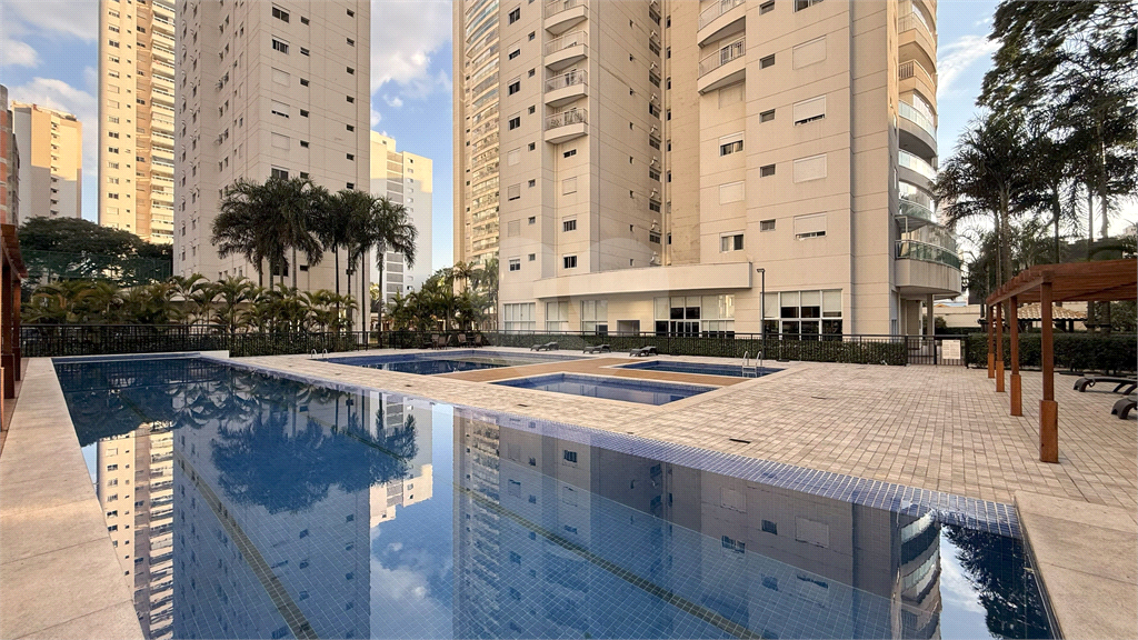 Imóvel de 180m² com ampla sala de estar 3 suítes, 3 vagas de garagem lazer completo Vila Romana