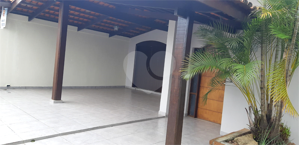 Casa à venda com 3 quartos, 350m² - Foto 4