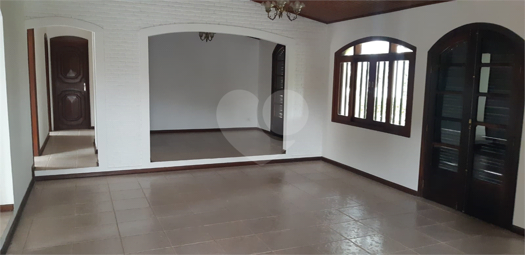 Casa à venda com 3 quartos, 350m² - Foto 14