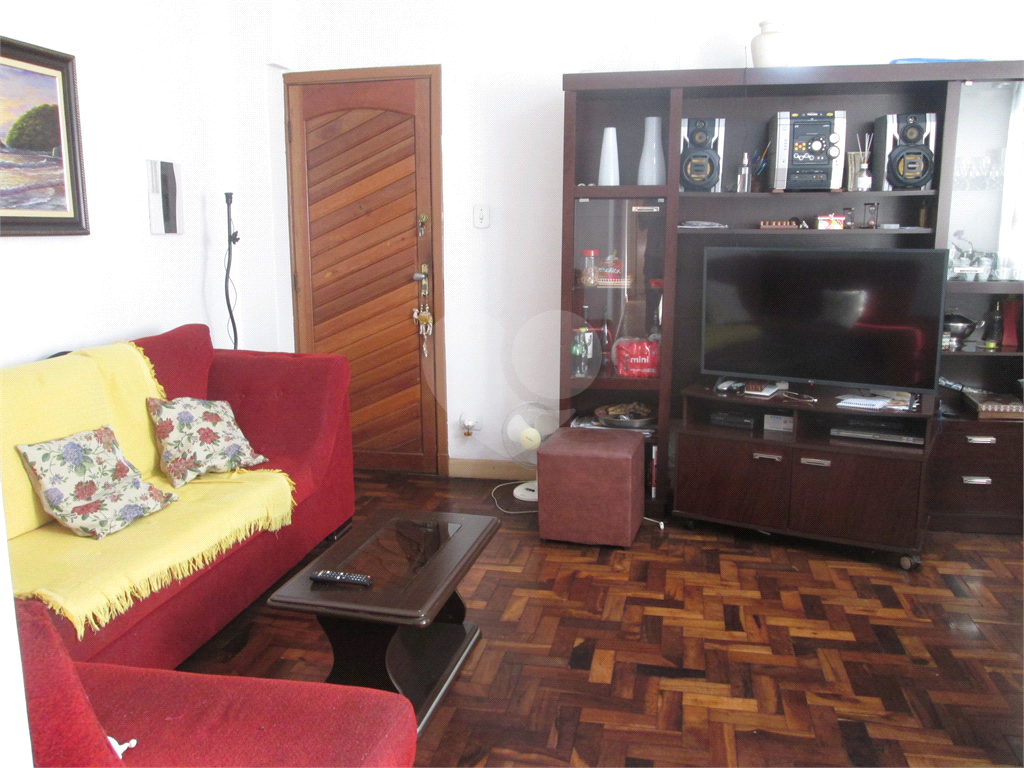 Apartamento com área útil de  72 m², 2 quartos no Bairro do Cambuci. 