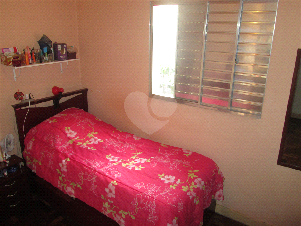 Apartamento com área útil de  72 m², 2 quartos no Bairro do Cambuci. 