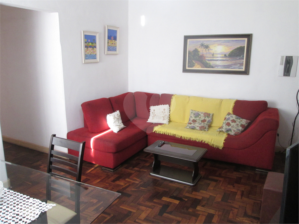Apartamento com área útil de  72 m², 2 quartos no Bairro do Cambuci. 