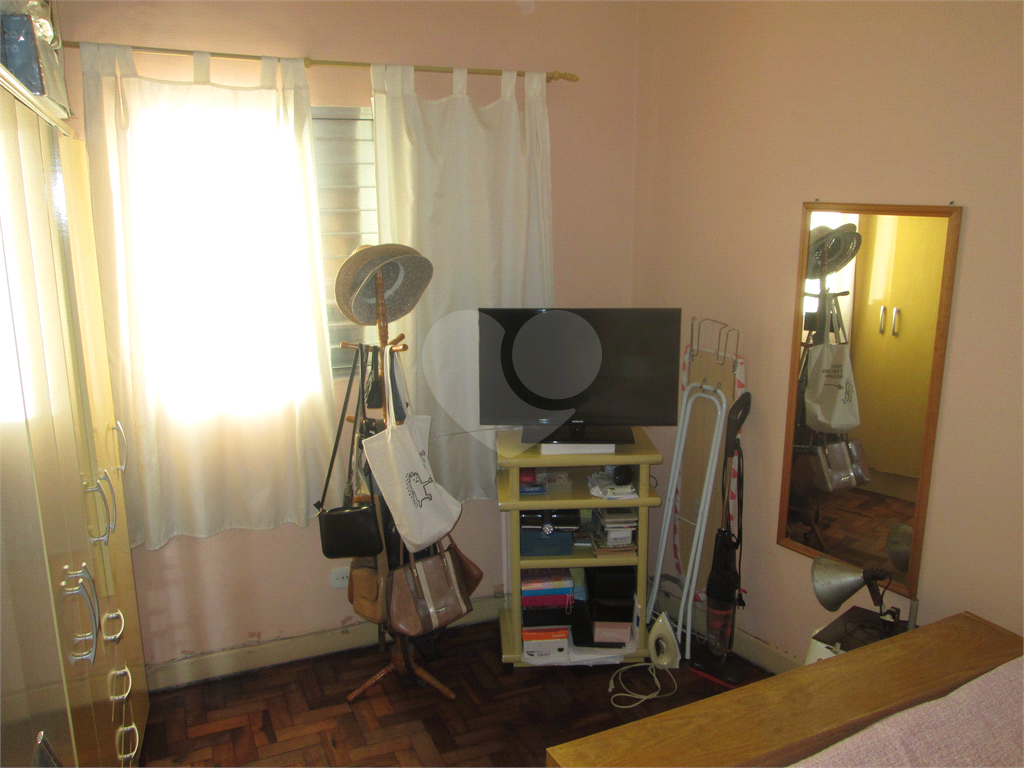 Apartamento com área útil de  72 m², 2 quartos no Bairro do Cambuci. 