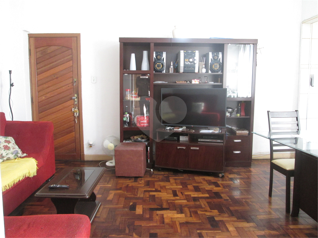 Apartamento com área útil de  72 m², 2 quartos no Bairro do Cambuci. 