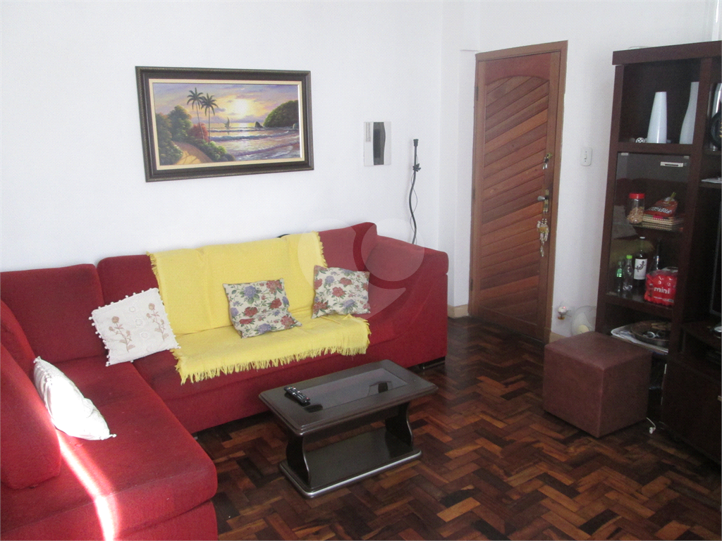 Apartamento com área útil de  72 m², 2 quartos no Bairro do Cambuci. 