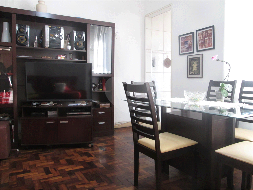 Apartamento com área útil de  72 m², 2 quartos no Bairro do Cambuci. 