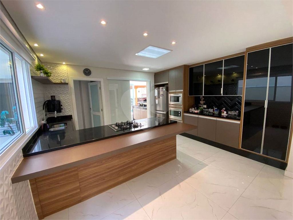 Casa de Condomínio à venda com 4 quartos, 335m² - Foto 11