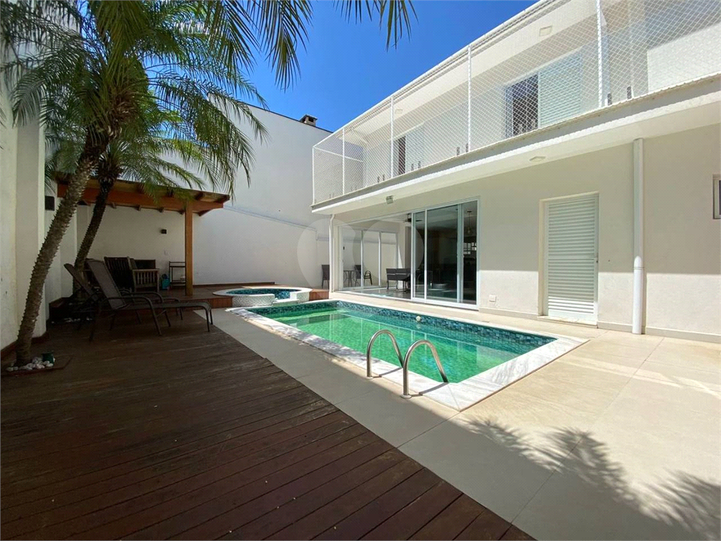 Casa de Condomínio à venda com 4 quartos, 335m² - Foto 3