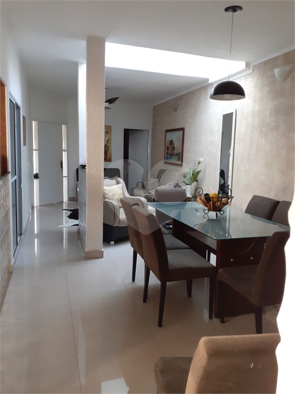 Casa à venda com 3 quartos, 196m² - Foto 4