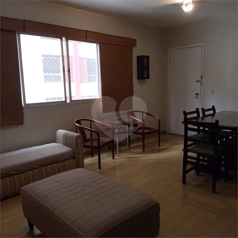 Apartamento a 3 quadras da estação do metrô Oscar Freire com 3 dormitórios sendo 1 suite