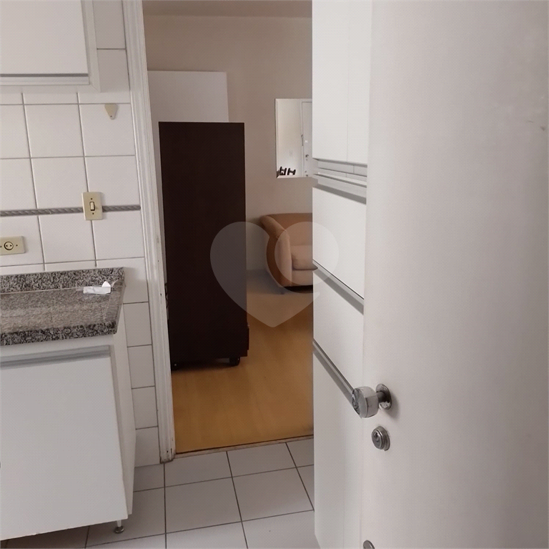 Apartamento a 3 quadras da estação do metrô Oscar Freire com 3 dormitórios sendo 1 suite