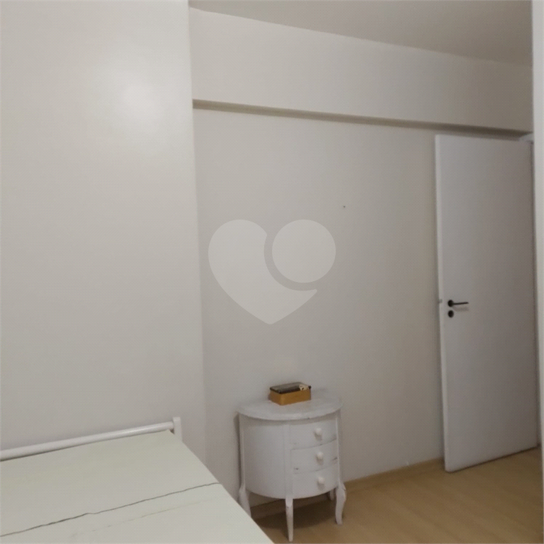 Apartamento a 3 quadras da estação do metrô Oscar Freire com 3 dormitórios sendo 1 suite