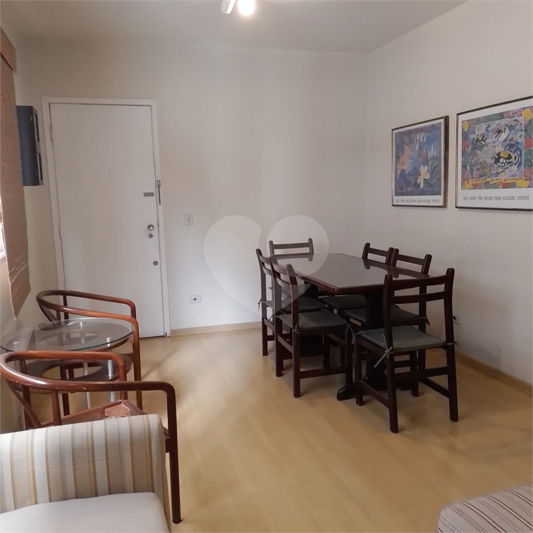 Apartamento a 3 quadras da estação do metrô Oscar Freire com 3 dormitórios sendo 1 suite
