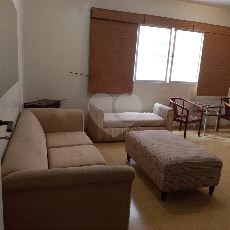 Apartamento a 3 quadras da estação do metrô Oscar Freire com 3 dormitórios sendo 1 suite