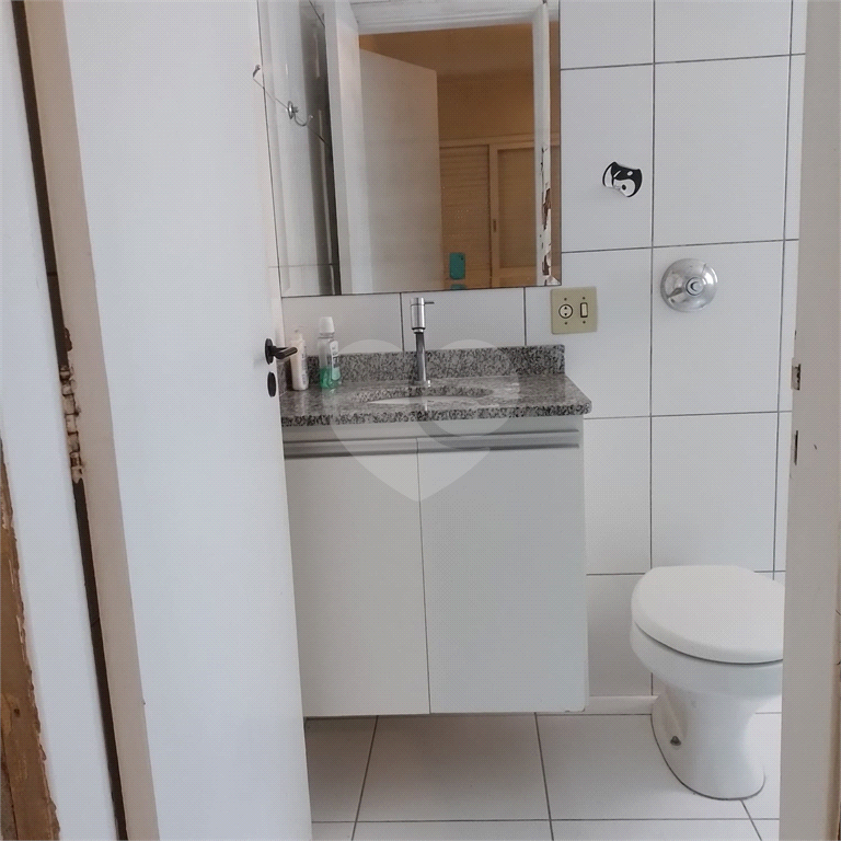 Apartamento a 3 quadras da estação do metrô Oscar Freire com 3 dormitórios sendo 1 suite