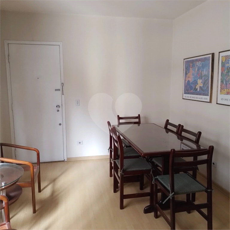 Apartamento a 3 quadras da estação do metrô Oscar Freire com 3 dormitórios sendo 1 suite