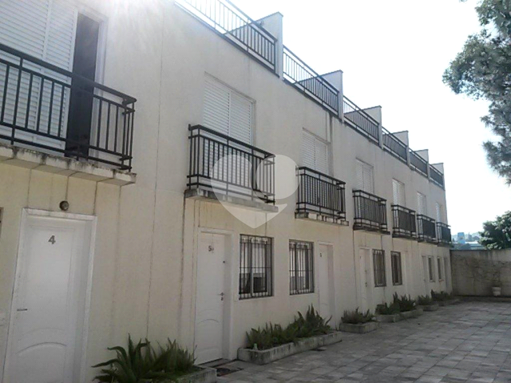 EXCELENTE SOBRADO CONDOMINIO FECHADO