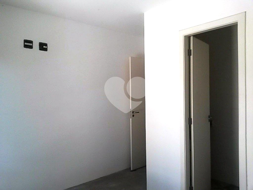 EXCELENTE SOBRADO CONDOMINIO FECHADO