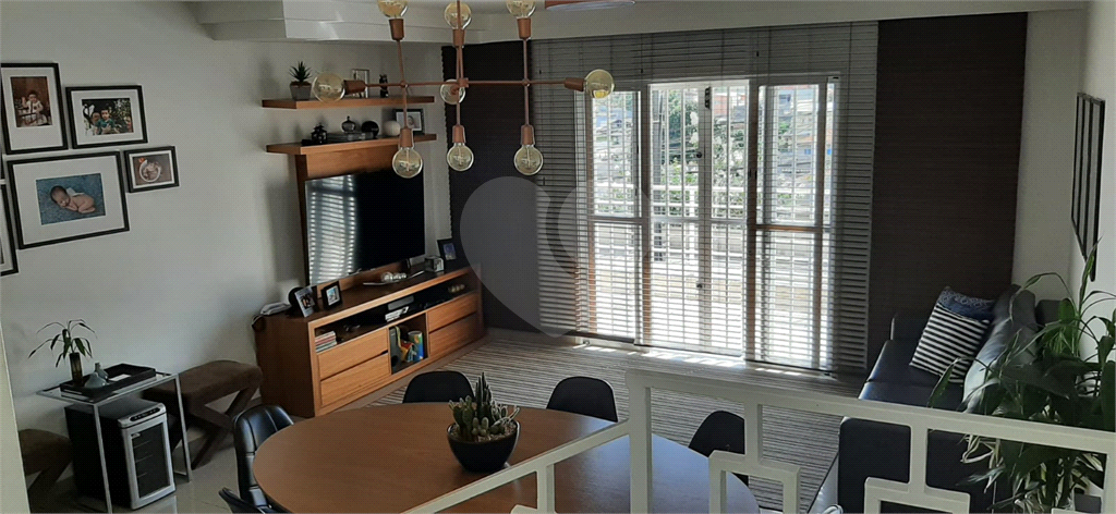 Sobrado - Vila dos Remédios - 3 Dormitórios - 155 m²
