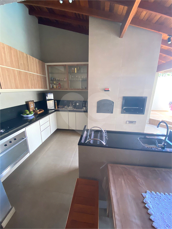 Casa à venda com 3 quartos, 216m² - Foto 14