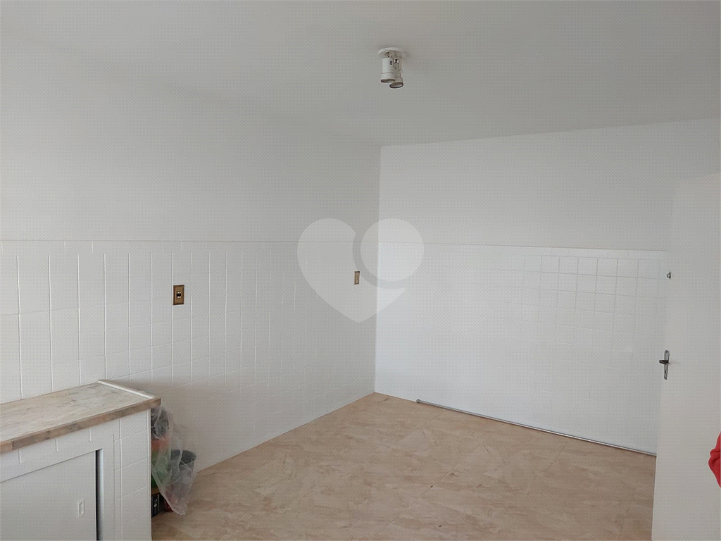 Apartamento à venda com 3 quartos, 117m² - Foto 18