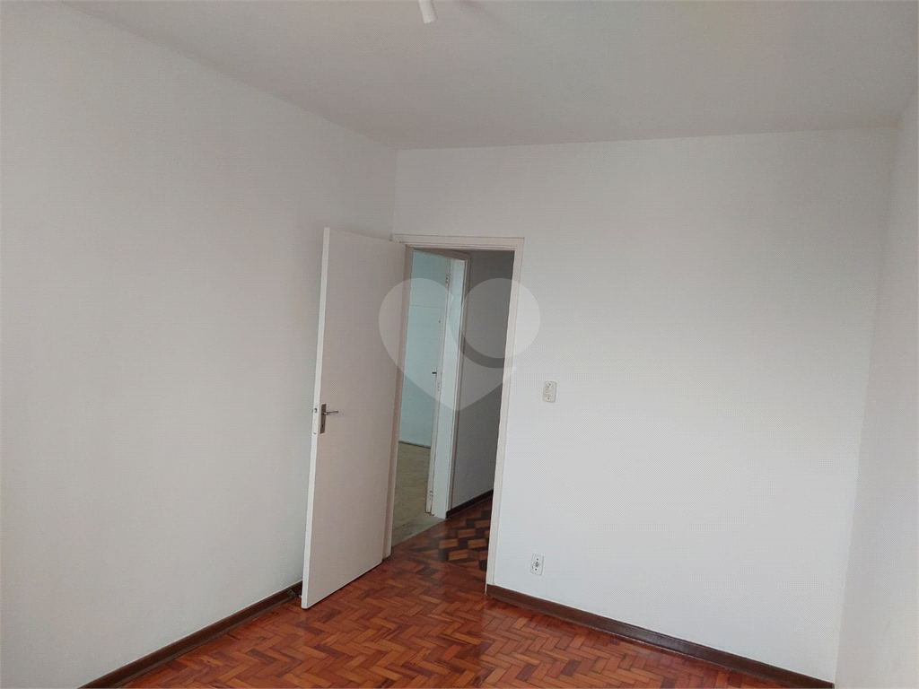 Apartamento à venda com 3 quartos, 117m² - Foto 13