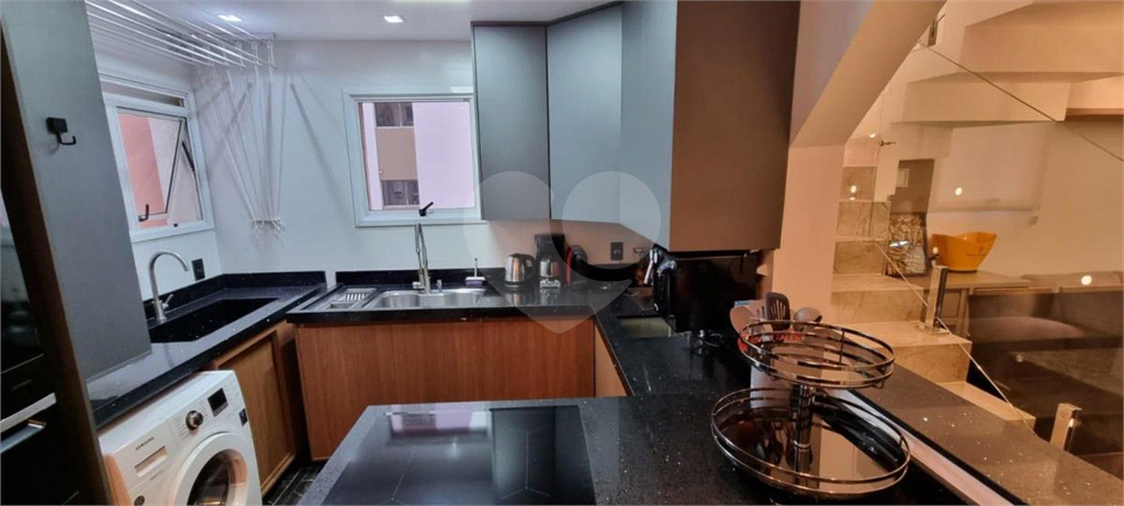 Apartamento duplex com 76m2, 2 quartos sendo 2 suítes, porteira fechada com 2 vagas de garagem  