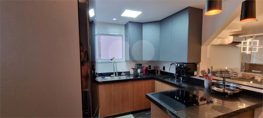Apartamento duplex com 76m2, 2 quartos sendo 2 suítes, porteira fechada com 2 vagas de garagem  